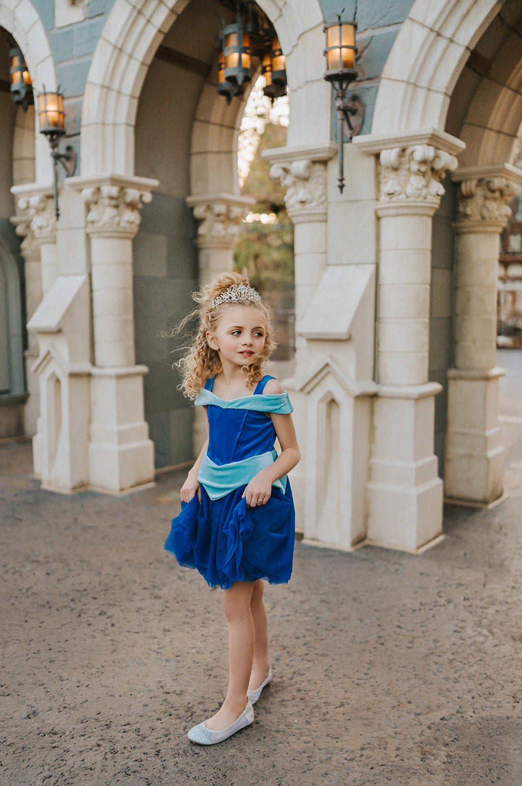 Girls royal blue fairytale gown with velvet details and twirlable full skirt
Keywords: fairytale dress for kids, twirl gown Sleeping Beauty