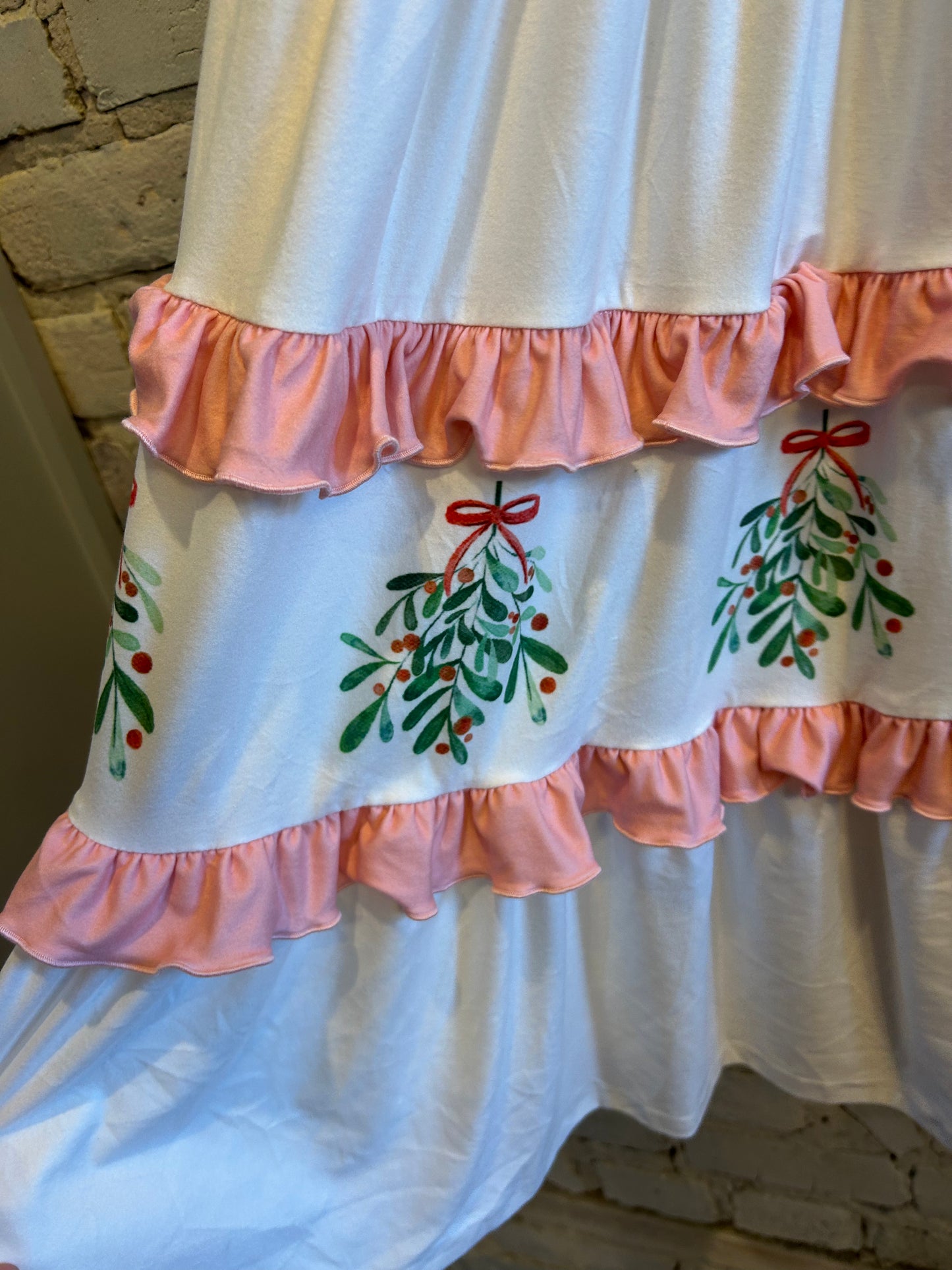 Size 6 - Archive Sample - Mistletoe Lounge