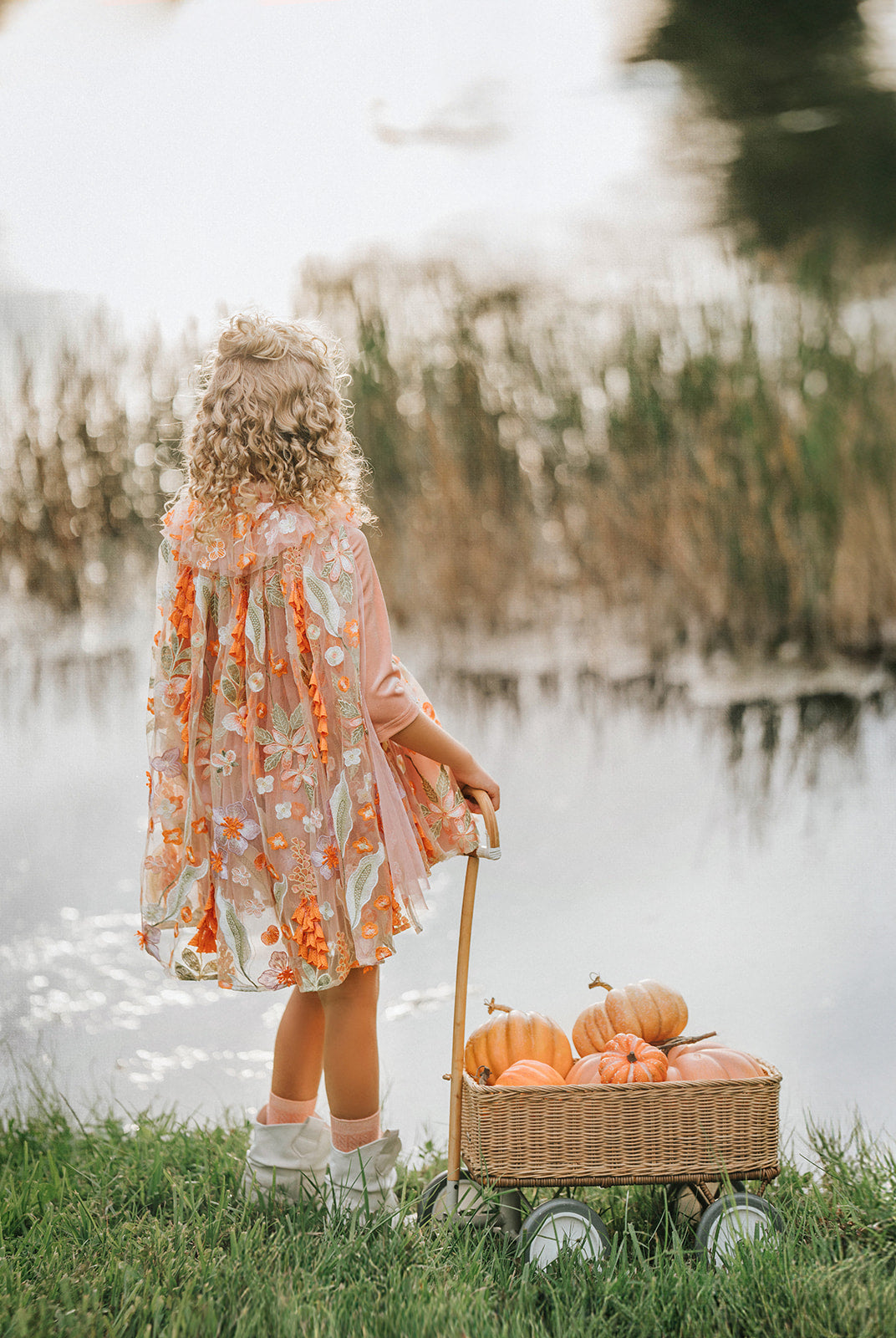 Fall festival outfit for girls – pumpkin patch fairy dress with floral cape and soft tulle skirt for seasonal photoshoots